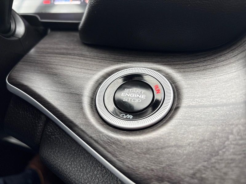 Used 2024 Jeep Grand Cherokee L LimitedImage 24