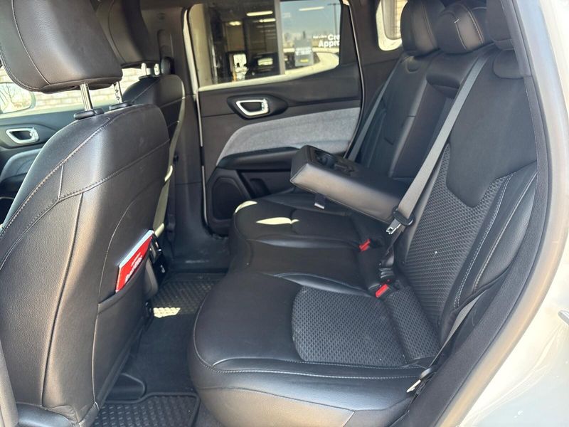 Used 2025 Jeep Compass LatitudeImage 4