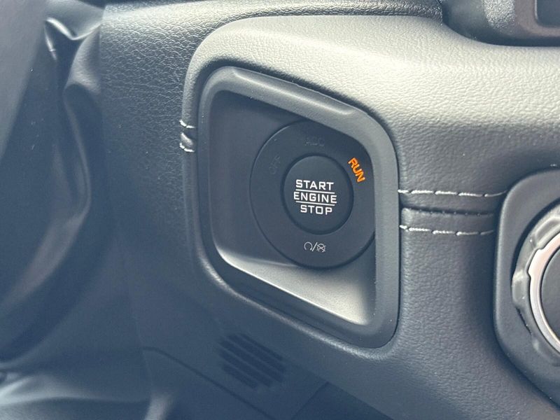 2025 Jeep Wrangler 4-door RubiconImage 19