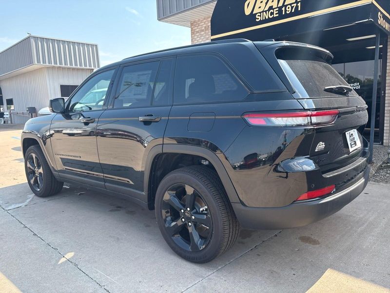 2025 Jeep Grand Cherokee Altitude X 4x4Image 11