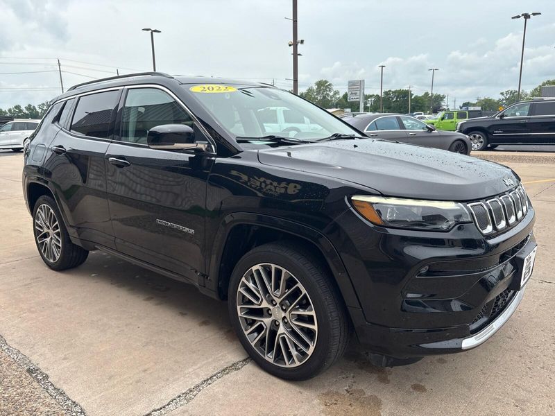 2022 Jeep Compass LimitedImage 8