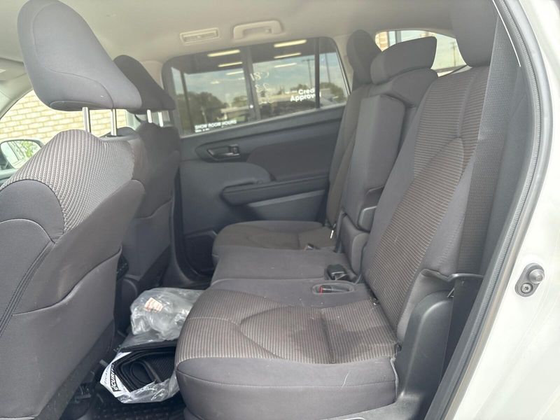 Used 2023 Toyota Highlander LImage 5