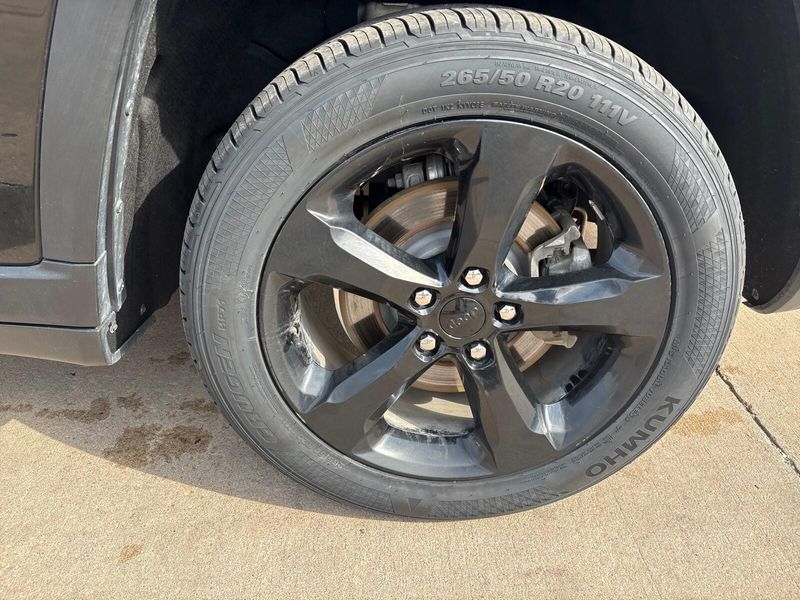 Used 2021 Jeep Grand Cherokee L AltitudeImage 13