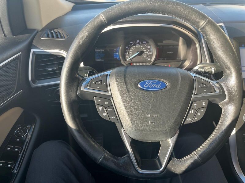 2017 Ford Edge SELImage 13