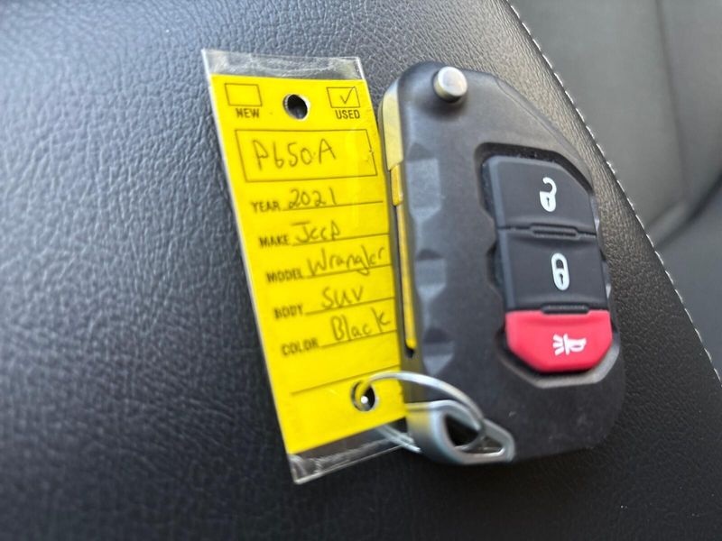 Used 2021 Jeep Wrangler Unlimited SaharaImage 21