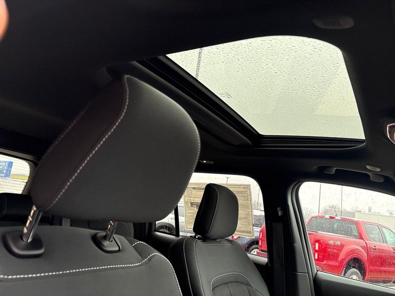 New 2026 Jeep Grand Cherokee Laredo X 4x4Image 8