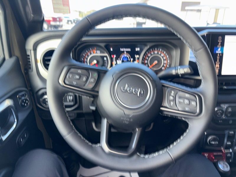 New 2026 Jeep Gladiator Willys 4x4Image 13