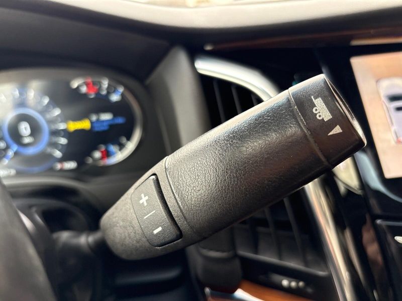 Used 2016 Cadillac Escalade Luxury CollectionImage 26