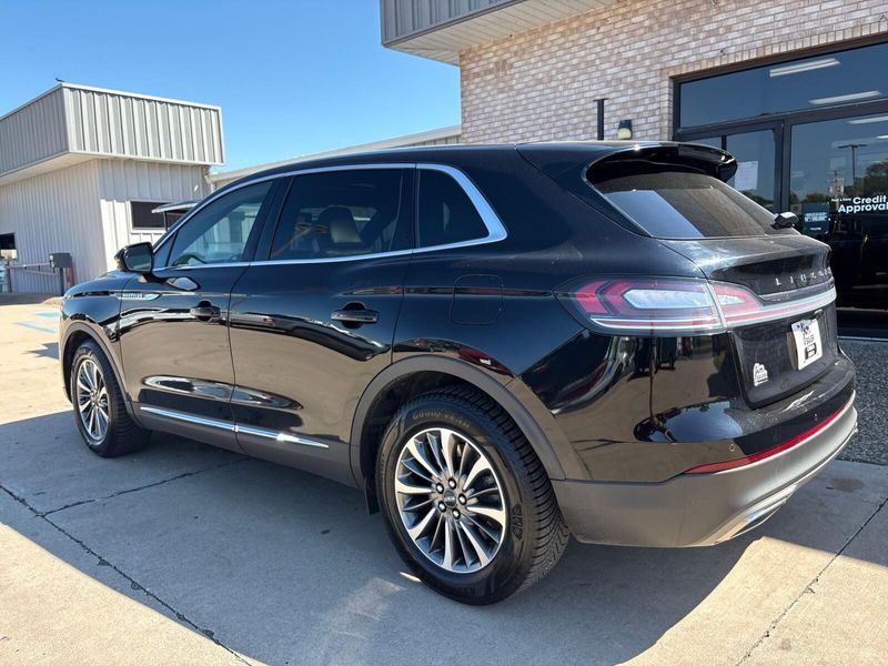 Used 2022 Lincoln Nautilus ReserveImage 12