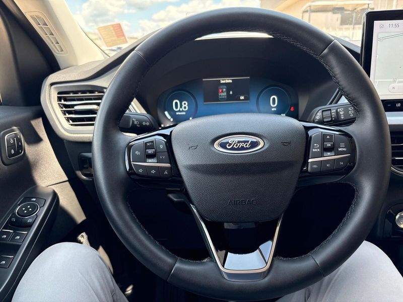 Used 2023 Ford Escape PlatinumImage 14
