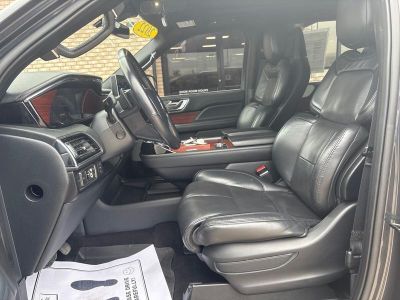 2022 Lincoln Navigator ReserveImage 3