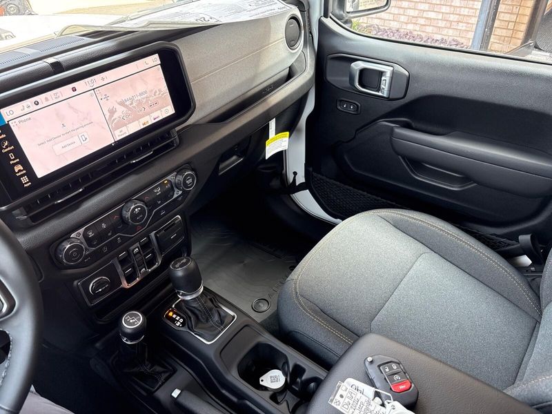 New 2026 Jeep Wrangler 4-door Sport SImage 14