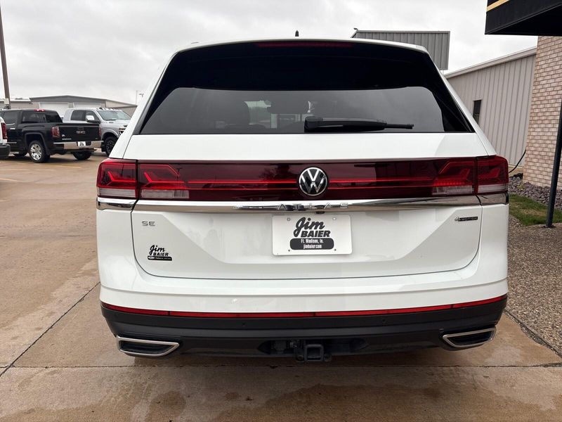 Used 2024 Volkswagen Atlas 2.0T SE w/TechnologyImage 10