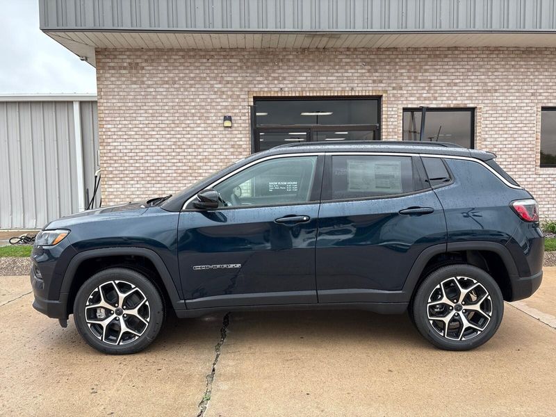 New 2026 Jeep Compass Limited 4x4Image 2