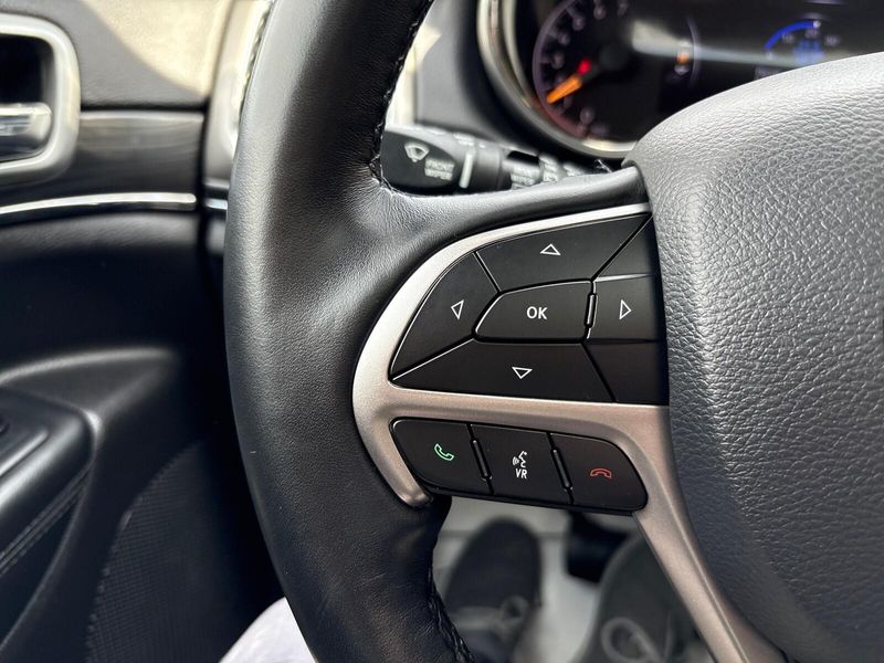 Used 2019 Jeep Grand Cherokee LimitedImage 16