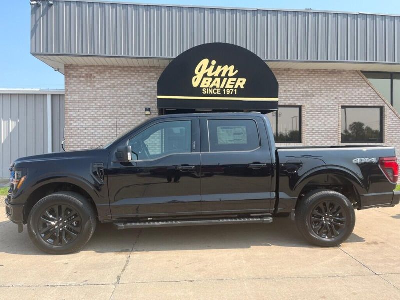 2024 Ford F-150 XLT photo 2