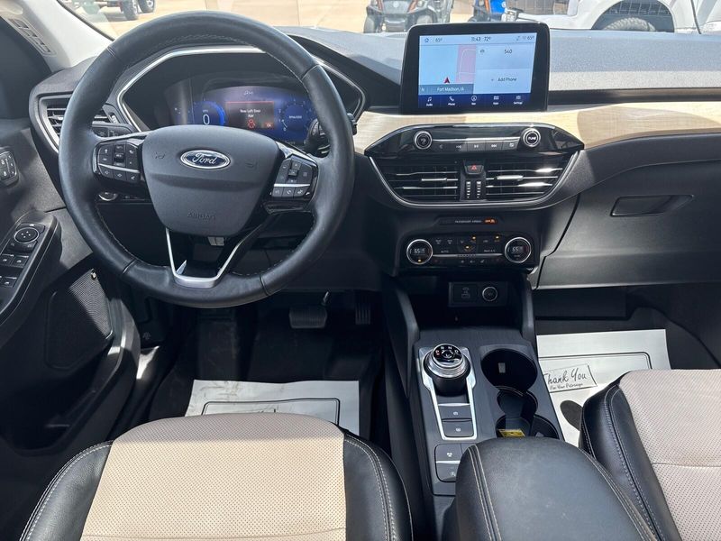Used 2021 Ford Escape TitaniumImage 5