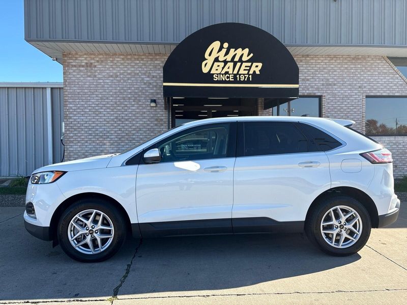 Used 2024 Ford Edge SELImage 2