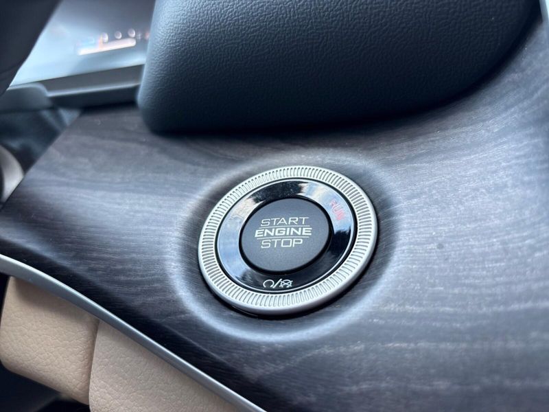 Used 2023 Jeep Grand Cherokee L LimitedImage 22