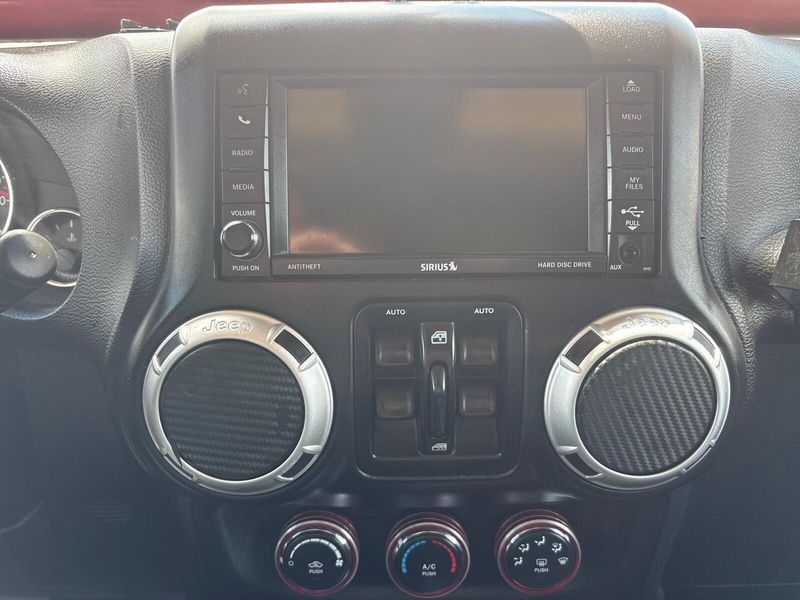 2017 Jeep Wrangler Unlimited RubiconImage 17