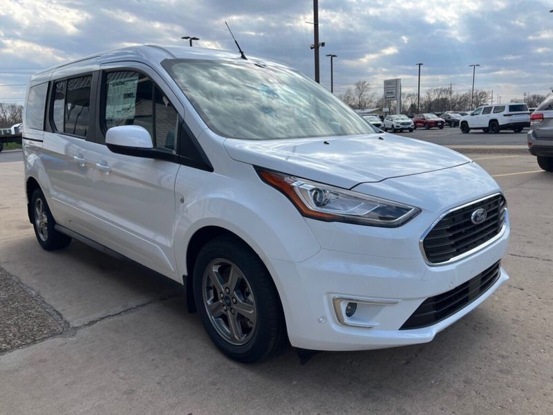2023 Ford Transit Connect Wagon TitaniumImage 1