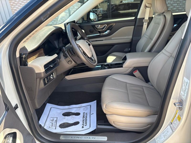 Used 2023 Lincoln Corsair ReserveImage 3