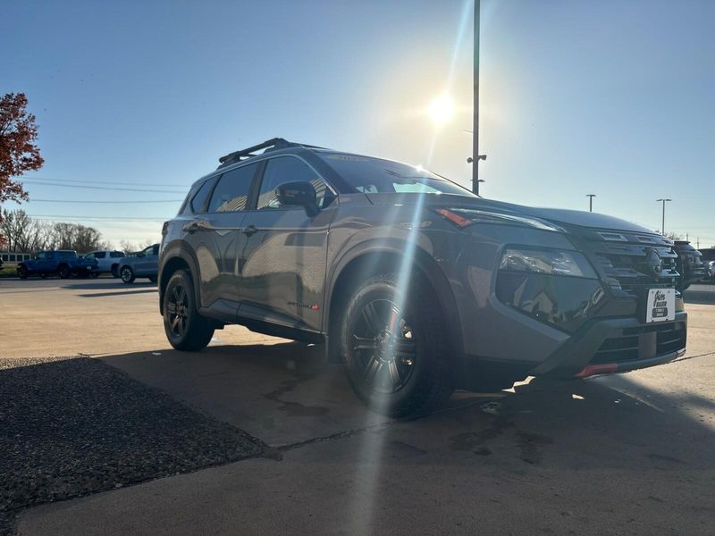 Used 2025 Nissan Rogue Rock CreekImage 7