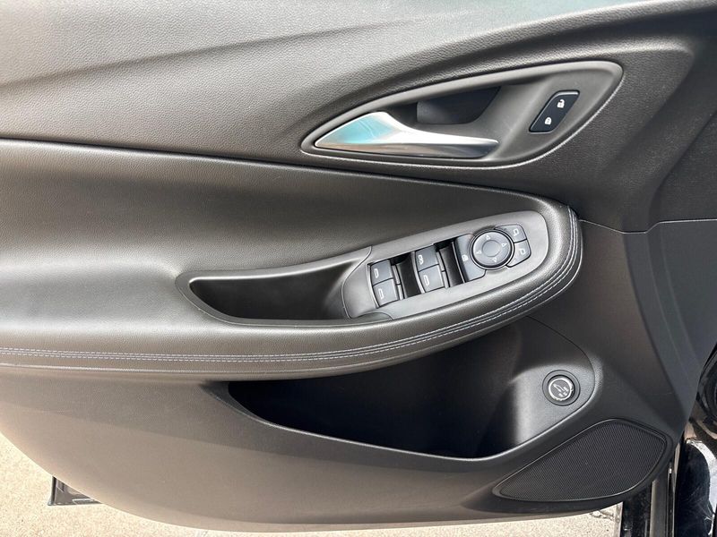 2025 Buick Encore GX Sport TouringImage 12