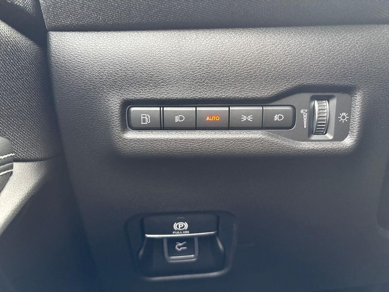 New 2026 Jeep Cherokee LaredoImage 13