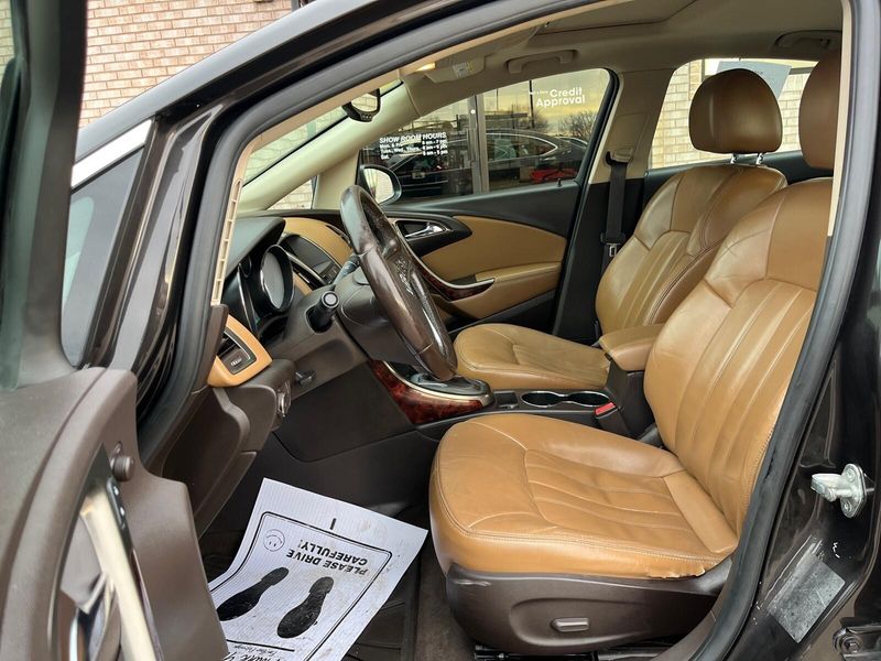 2012 Buick Verano Leather GroupImage 3