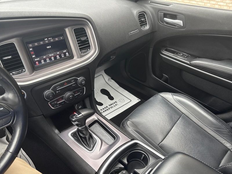 2022 Dodge Charger SXTImage 17