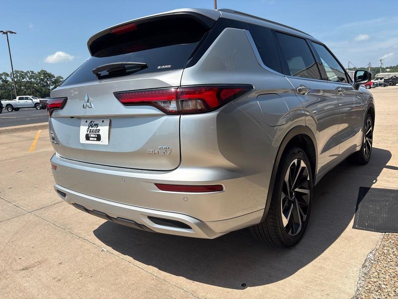 Used 2024 Mitsubishi Outlander PHEV SELImage 11
