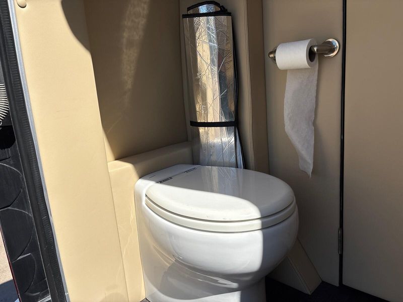Used 2019 Mercedes-Benz Sprinter 3500XD Chassis Image 13