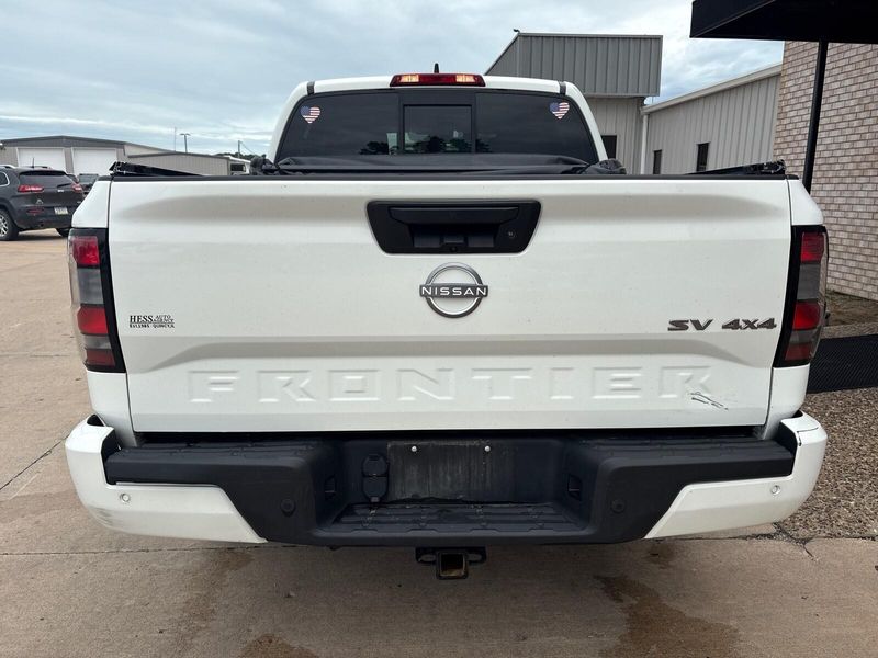2022 Nissan Frontier SVImage 9