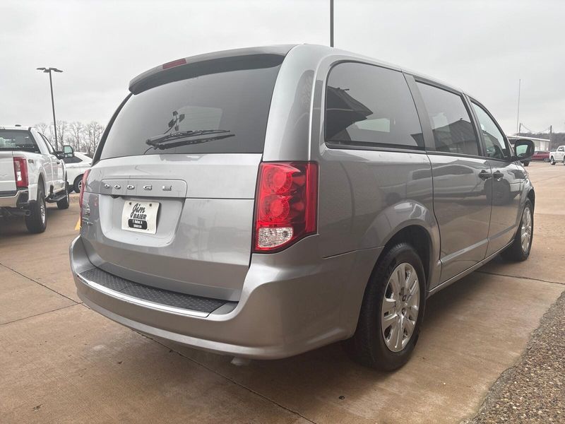 Used 2019 Dodge Grand Caravan SEImage 9