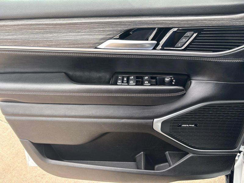 2024 Jeep Wagoneer L Series IIImage 13