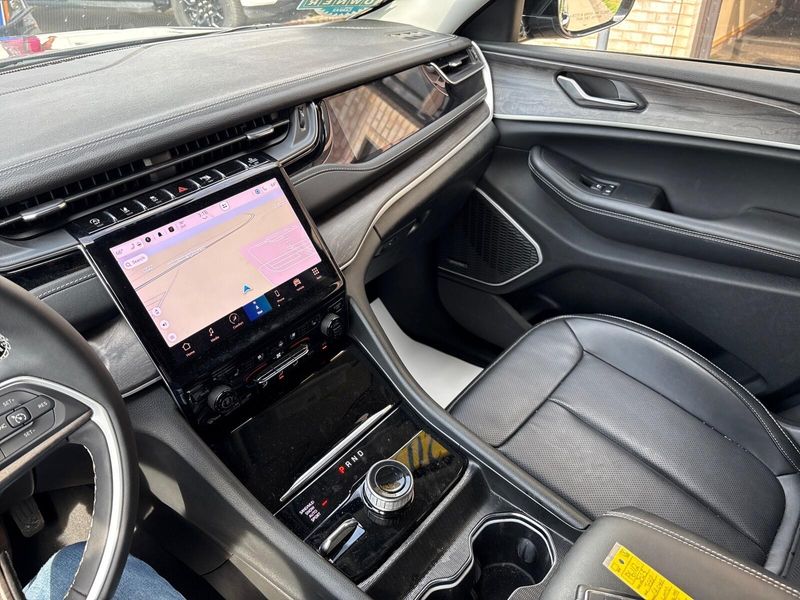 Used 2023 Jeep Grand Cherokee LimitedImage 23