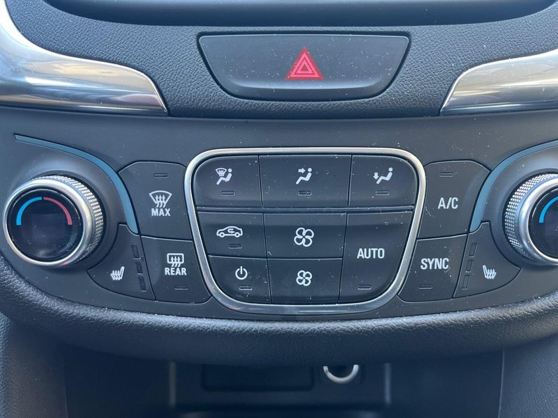 2019 Chevrolet Equinox LTImage 17