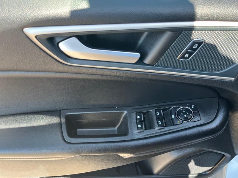 2024 Ford Edge SELImage 12