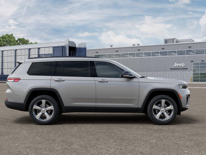 New 2026 Jeep Grand Cherokee L Limited 4x4Image 38