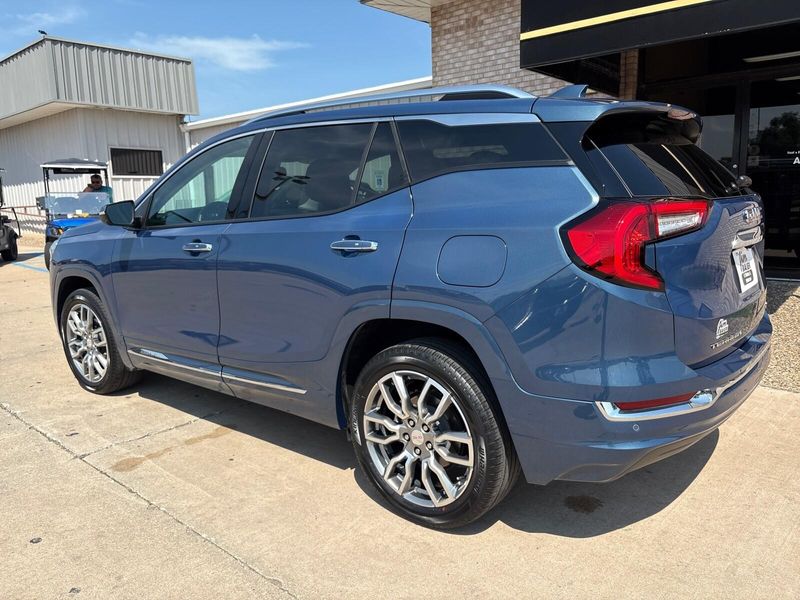 Used 2024 GMC Terrain DenaliImage 12