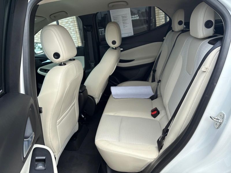 Used 2021 Buick Encore GX PreferredImage 4