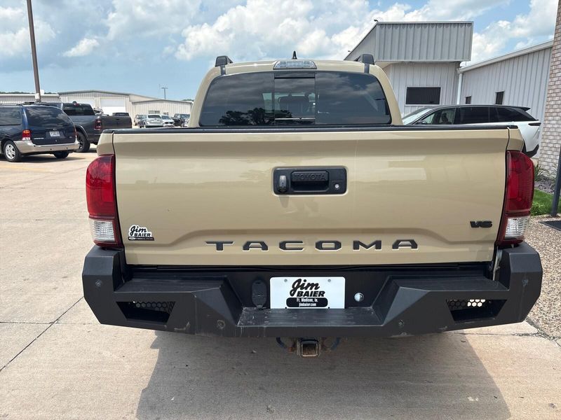 Used 2017 Toyota Tacoma TRD Off RoadImage 10