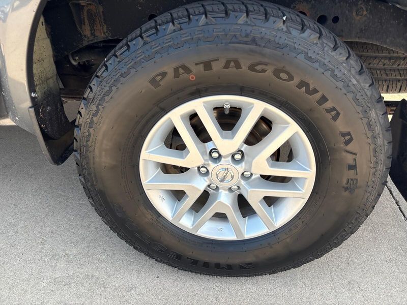 Used 2017 Nissan Frontier SV V6Image 11