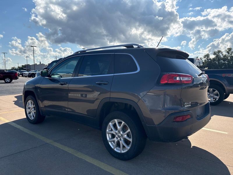 Used 2015 Jeep Cherokee Latitude AltitudeImage 3