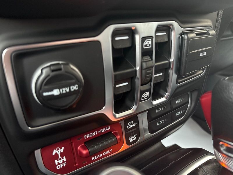 New 2027 Jeep Wrangler 4-door RubiconImage 17