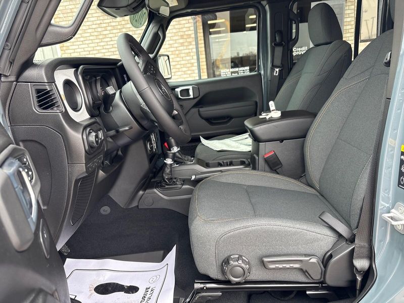 New 2026 Jeep Wrangler 4-door Sport SImage 3