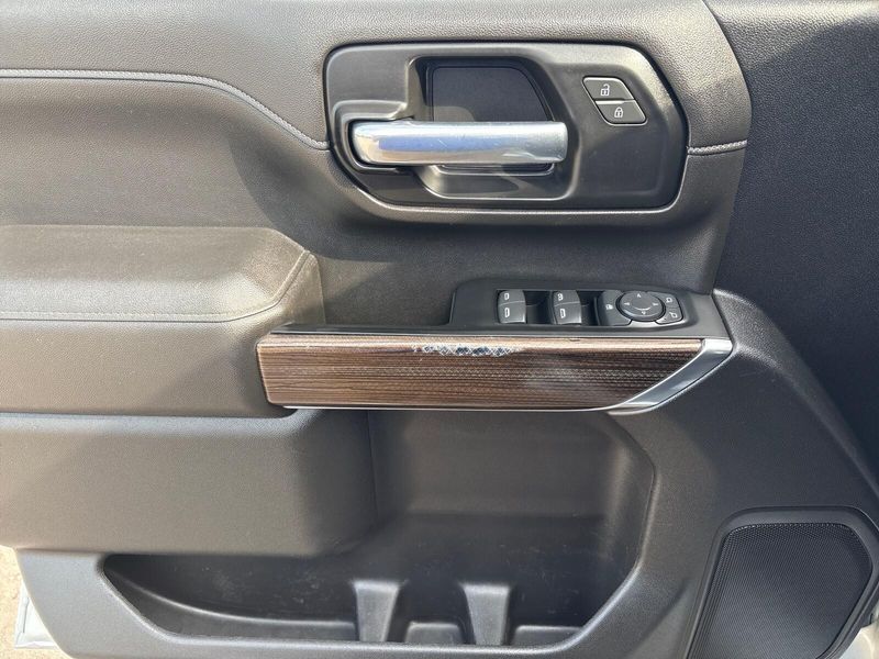 Used 2022 Chevrolet Silverado 2500HD LTImage 12