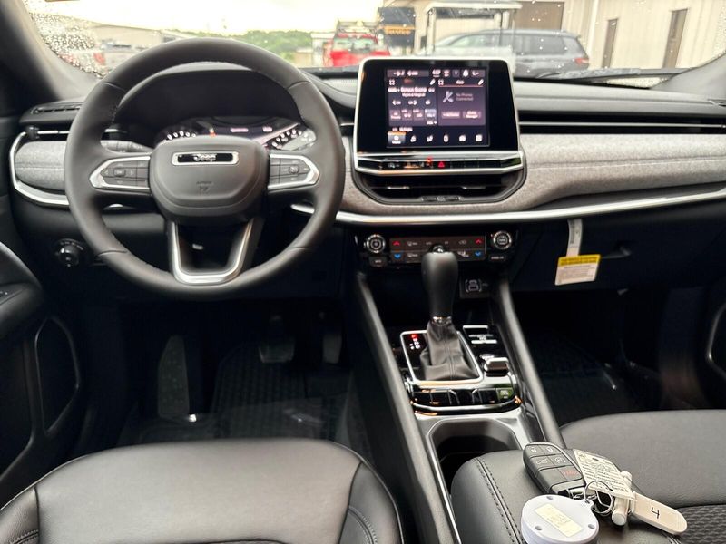 2025 Jeep Compass Latitude 4x4Image 5