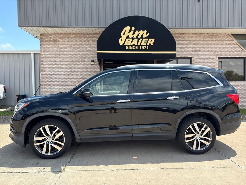 Used 2017 Honda Pilot EliteImage 2
